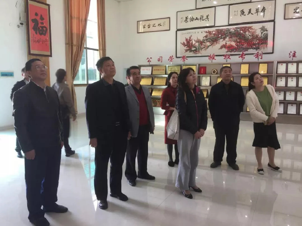 2019年11月15日，省消费委员会秘书长陈方军率领的省调研组一行五人到咸宁市开展消费维权调研时，深入拟申报的省消费教育基地——湖北黄袍山绿色产品有限公司了解消费教育基地建设、消费维权等方面的情况