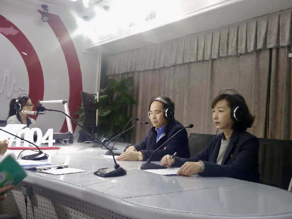 阳市消委参加多家媒体3.15维权热线直播活动