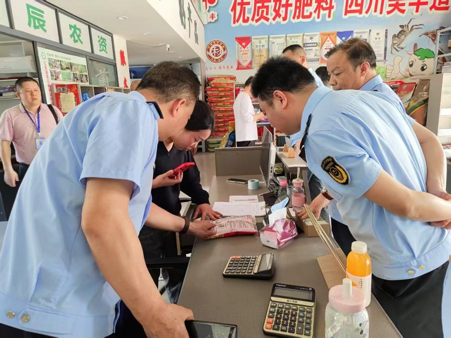 汉川市强化农资监管  护航春耕生产2.jpg